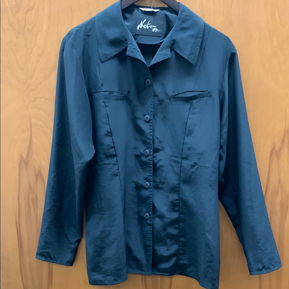 ✨4 for $20✨ Neto Vancouver Black Satin blouse